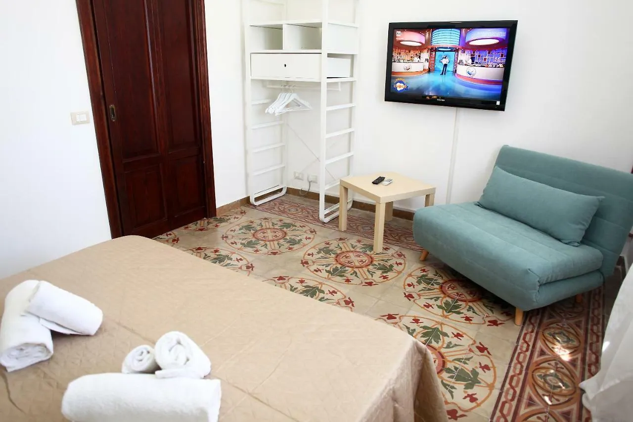 I Vicoletti Rooms & Homes Фавиньяна 0*,