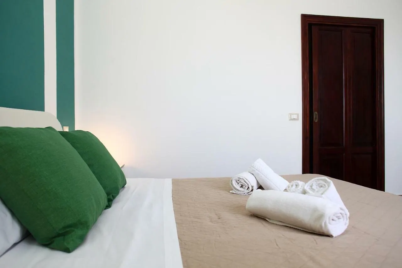 I Vicoletti Rooms & Homes Фавиньяна 0*,